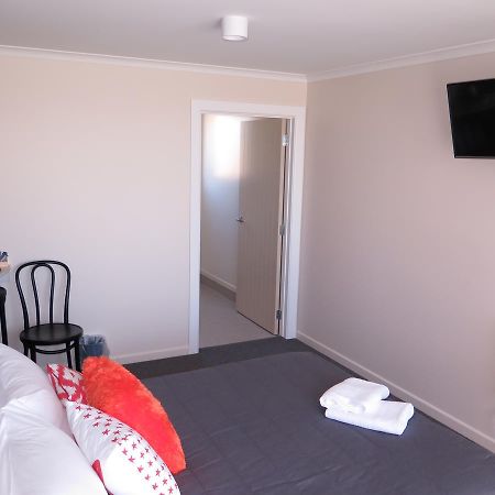 Mossburn Wheels And Reels Accommodation מראה חיצוני תמונה