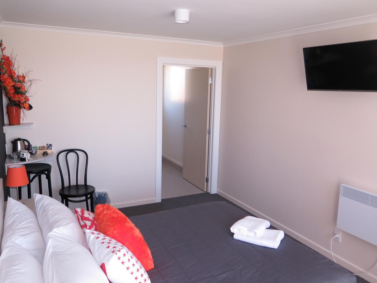 Mossburn Wheels And Reels Accommodation מראה חיצוני תמונה