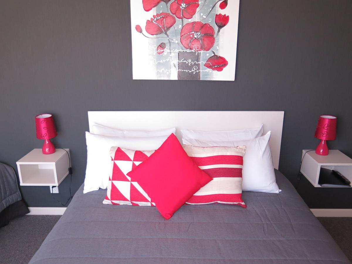 Mossburn Wheels And Reels Accommodation מראה חיצוני תמונה
