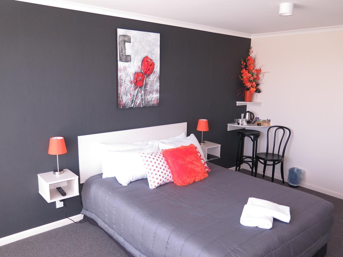 Mossburn Wheels And Reels Accommodation מראה חיצוני תמונה